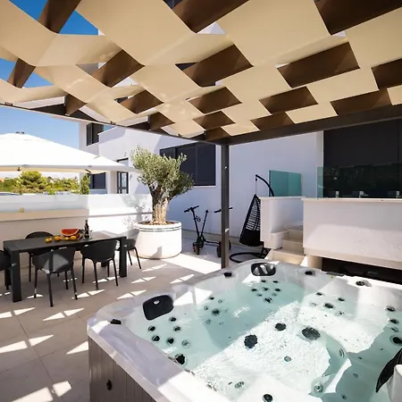 Appartamento Sopic Luxury With Private Whirlpool Zara